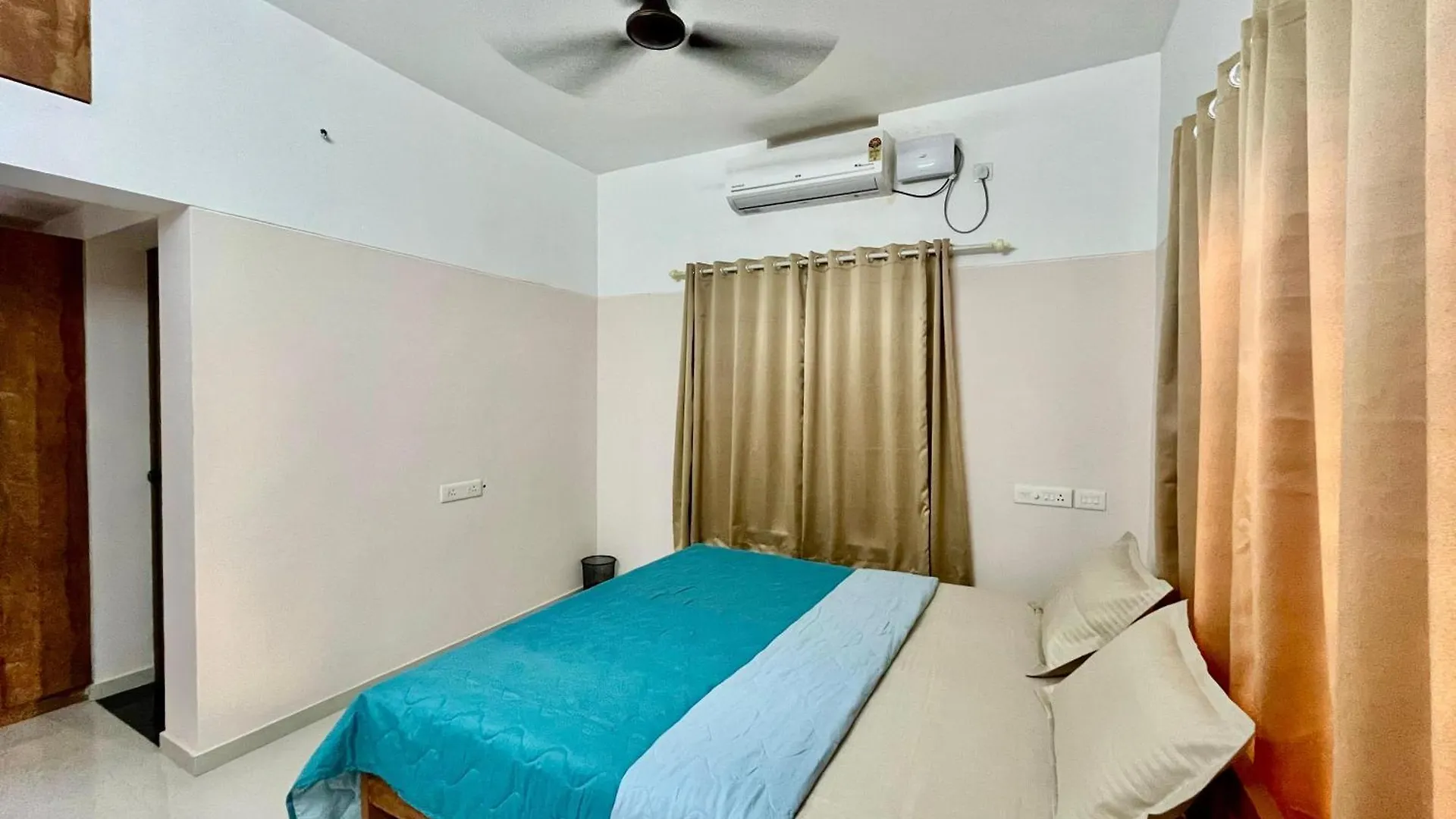 Tech Nest Kazhakkoottam Villa Andurkonam India