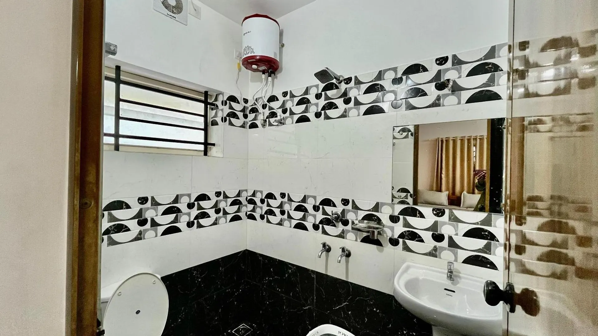 Tech Nest Kazhakkoottam Villa Andurkonam India